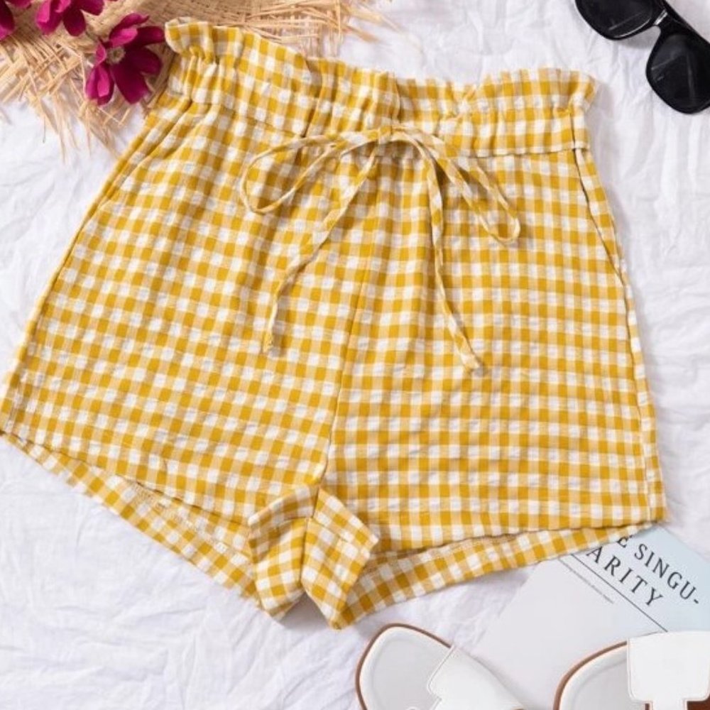 ✅ SALE NEW! Size 2 Gingham Paperbag Waist Shorts in Yellow